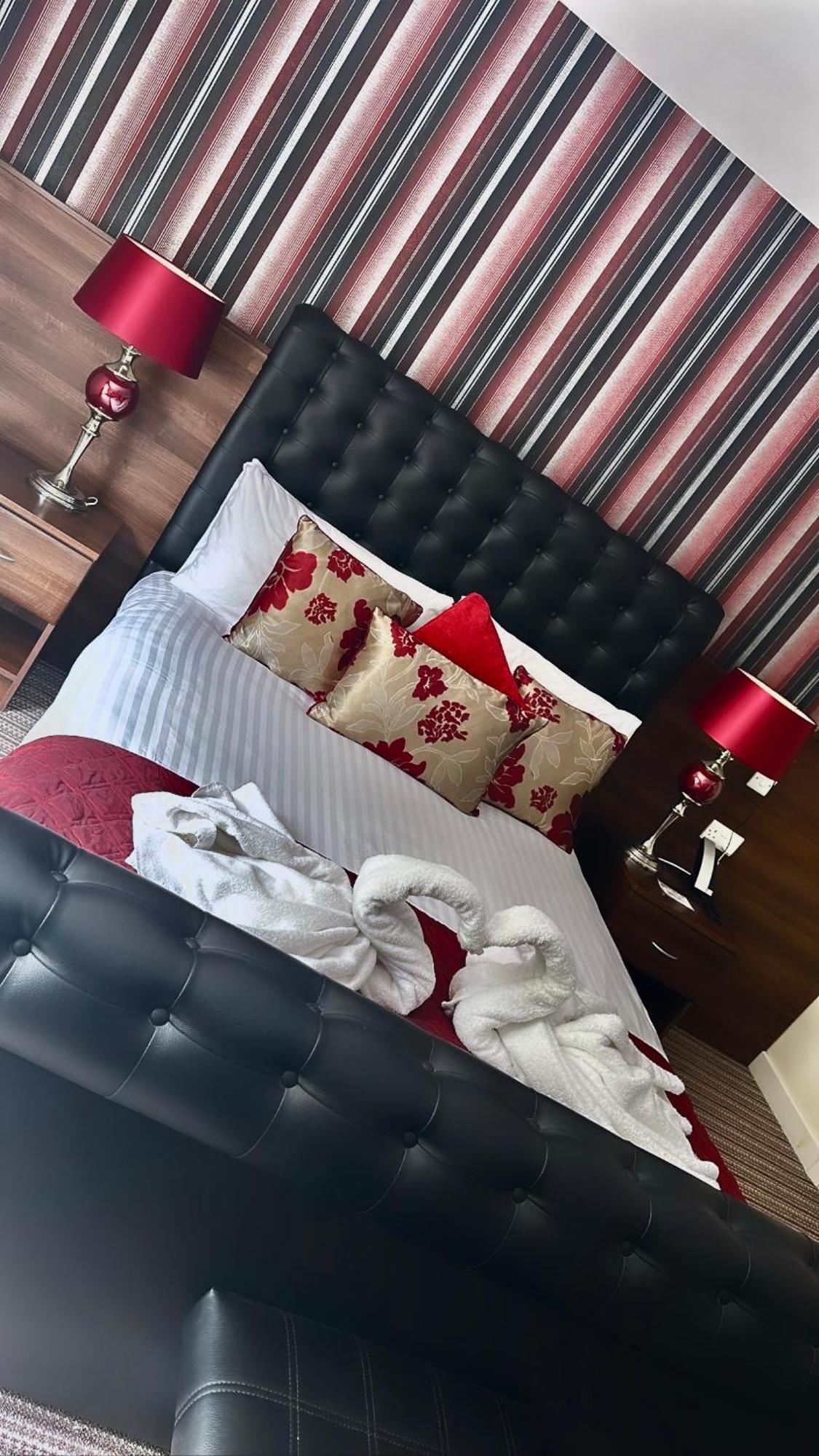 The Hedges Hotel Stranocum Экстерьер фото