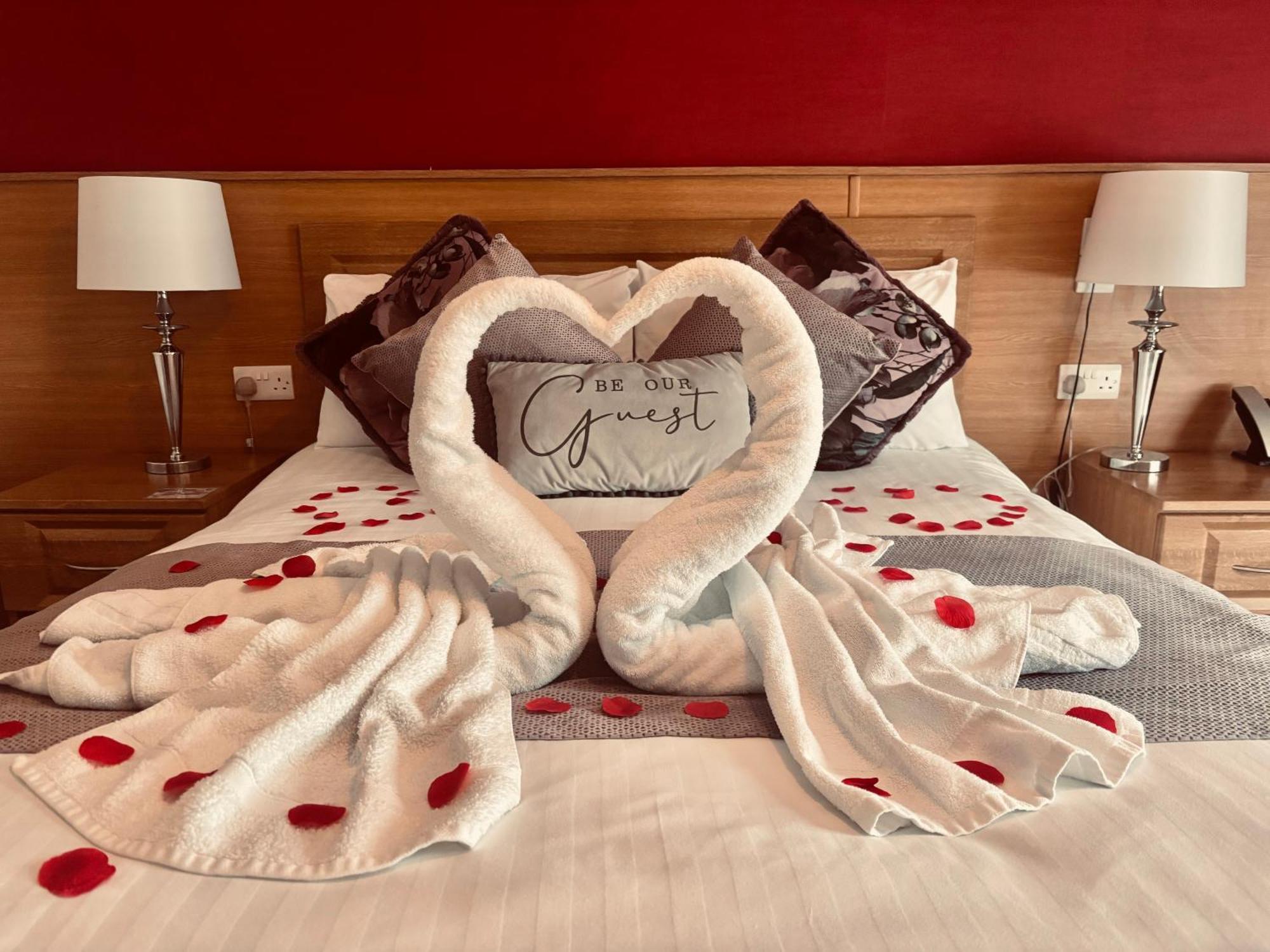 The Hedges Hotel Stranocum Экстерьер фото
